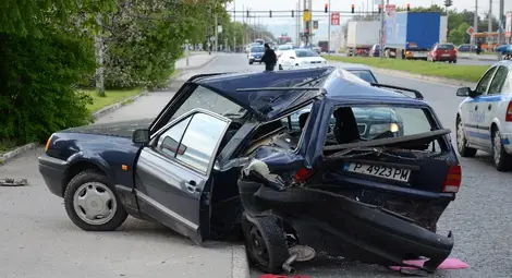 Продължава борбата за живота на блъснатия на &bdquo;Христо Ботев&ldquo; мъж