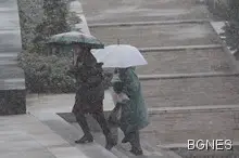 Жълт код в 5 области заради снеговалежи и поледици