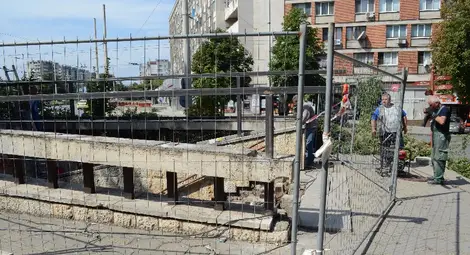 Затварят опасния  подлез към жп гарата