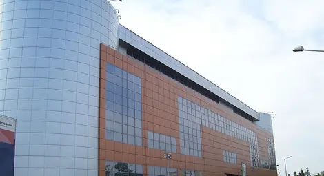 И година след продажбата  &bdquo;Дунав мол&ldquo; си остава празен