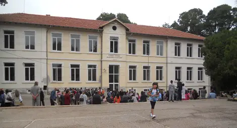 Ще има ли отново детска глъчка в училището в Поликрайще?