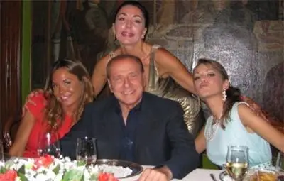 Дават на съд Мишел Бонев в Италия, тормозела годеницата на Берлускони Дават на съд Мишел Бонев в Италия, тормозела годеницата на Берлускони