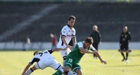 Славия победи Монтана след спорна дузпа в края 