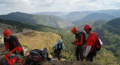 "Бедстващ" в планината открит в кръчма