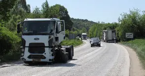 Задрямване на волана сблъска два тира на пътя Русе-Бяла