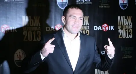 Търгът за супермача Кличко – Пулев ще бъде на 17 юни Търгът за супермача Кличко – Пулев ще бъде на 17 юни