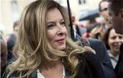 Френската първа дама е приета в болница след разкритията за любовната афера на Оланд