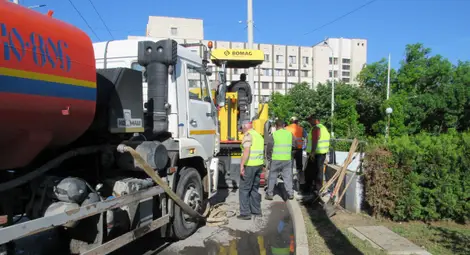 Ремонтират до края на месеца Кръговото до полицията в Русе /галерия/