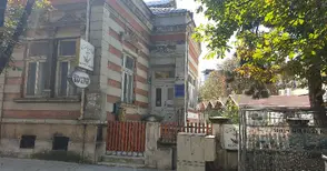 Дават под наем запустелия „Корсар“