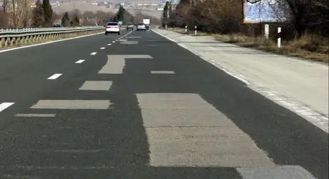 Над 60% от пътищата ни - в дупки и кръпки