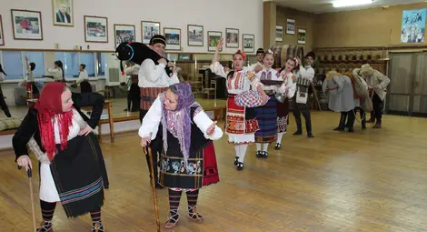 Момент от репетициите на &bdquo;Хърцои се женят&ldquo;. Снимки: Русе Медиа