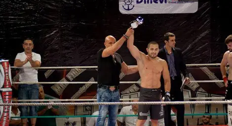 Боец от Русе взема мярката на гръцки ас