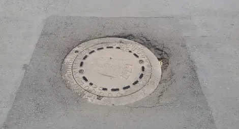 Колектор предизвикал опасното потъване на шахта на новоремонтирания &bdquo;Скобелев&ldquo;