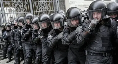 Украинските силоваци стрелят с картечници и "дум-дум" патрони, пременени в немски униформи