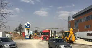 Работещи в Индустриалния парк: Покрай Дунав мост се минава като през иглени уши!