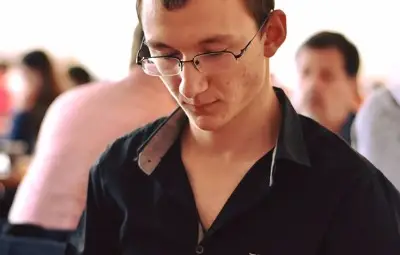 Филм за числото Пи за първи път разкрива пред Синан Джепов магията на играта Го Филм за числото Пи за първи път разкрива пред Синан Джепов магията на играта Го