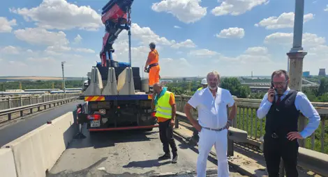 Драгомир Драганов и Йордан Вълчев провериха въведената организация на движение за ремонта на Дунав мост при Русе