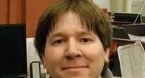 Ройтерс уволни редактор за връзки с "Анонимните"