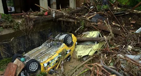 Ромски банди мародерстват след водното бедствие