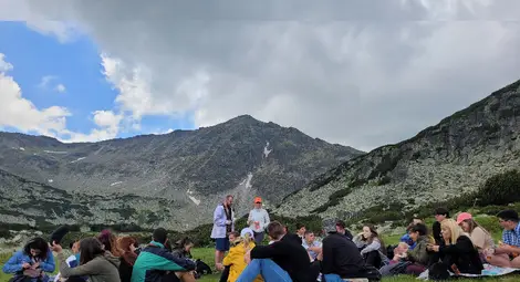 "ЗАТВОРЕНи ЗА ТВОРЕНe!" е младежкото послание - отговор на изолирането и глобалните кризи