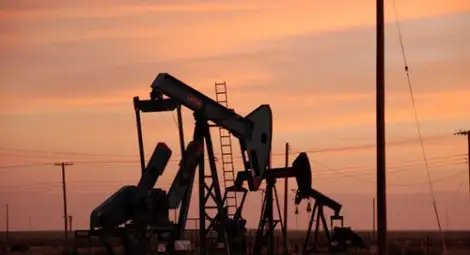 Нов рекорден спад на цената на петрола Нов рекорден спад на цената на петрола