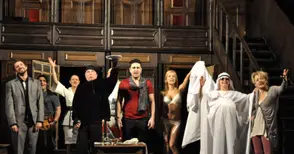 Две премиери през април на театралната сцена