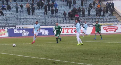 След последния мач Киров разписа  пътните листи на двама футболисти