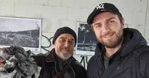 Баща и син Първанови измиха от изложбата в подлеза на Кръговото поредните срамни вандалщини