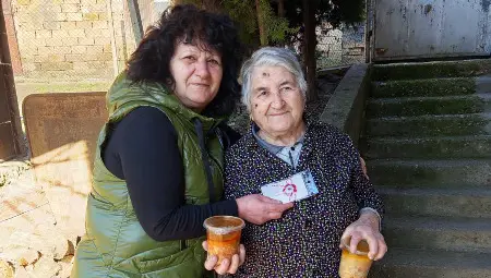 „Подари усмивка“: Мартеници с кауза тръгнаха от Центъра за хора с увреждания в Ценово към цялата община „Подари усмивка“: Мартеници с кауза тръгнаха от Центъра за хора с увреждания в Ценово към цялата община