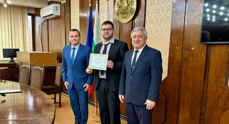 Кметът Пенчо Милков отличи трима възпитаници на Русенския университет с наградата &bdquo;Студент на годината&ldquo;