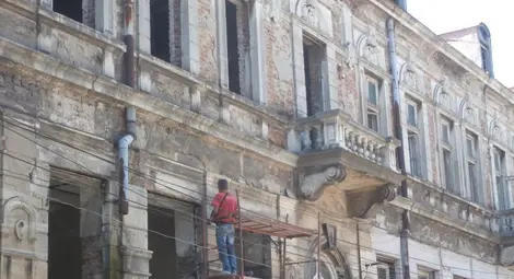 Връщат хубостта на още една  русенска архитектурна емблема