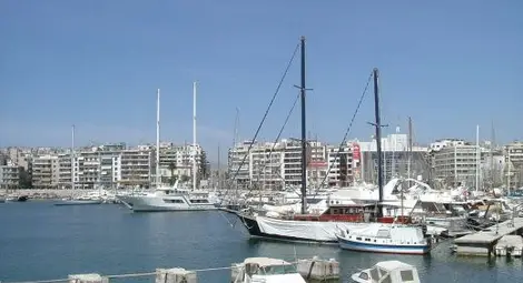 Паника на пристанище Пирея заради съмнение за ебола