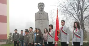 Стотици деца си припомниха подвига на патрона си Левски