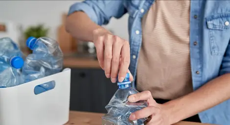 Безалкохолната индустрия в България стартира поетапно въвеждане на прикрепени към бутилките капачки Безалкохолната индустрия в България стартира поетапно въвеждане на прикрепени към бутилките капачки