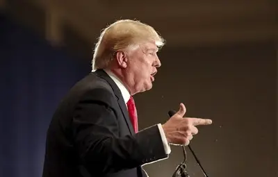 Мюсюлманка с хиджаб беше изгонена от реч на Доналд Тръмп (видео)