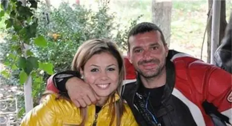 Приятели на изчезналата Валя претърсват плажовете за следа