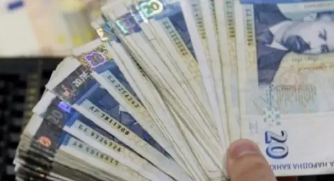 420 лева неустойка за 1000 лв. кредит,  ако до 1 ден не посочиш поръчител