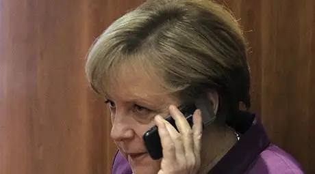 Телефонът на Меркел подслушван не само от САЩ