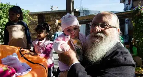 Обраха колата на благодетеля отец Иван от Нови хан