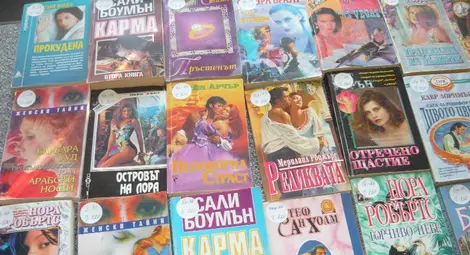 Бизнесмен подари 200 тома на читалището в Чилнов