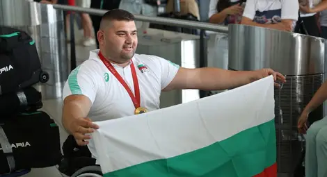 Олимпийският шампион Ружди: Този медал тежи повече от другите, ако не бях с увреждания, сигурно нямаше да бъда спортист