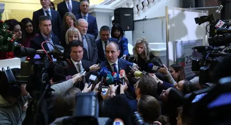 Ново правителство: Може би след Коледа, може би след предсрочни избори