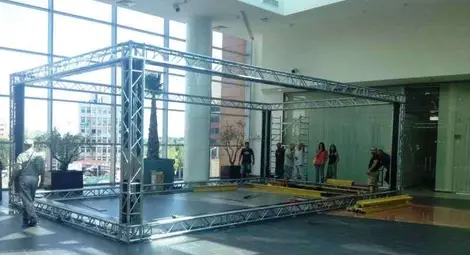 Първа копка на Стъклената къща на Биг Брадър, обзавеждат дома с луксозните мебели от VIP апартамента на Памела Андерсън