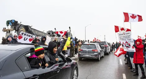 Хиляди протестираха срещу епидемичните мерки в Канада Хиляди протестираха срещу епидемичните мерки в Канада