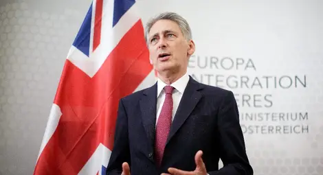 Хамънд: ЕС удължава санкциите срещу Русия