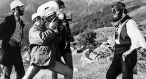 Димо Коларов, режисьорът Методи Андонов и Антон Горчев по време на снимките на &bdquo;Козият рог&ldquo; (1972)  Снимка: Личен архив