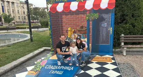 12-годишната Александра Барбова грабна наградата на кмета на Русе със своята торта Гараш с бял шоколад /галерия/