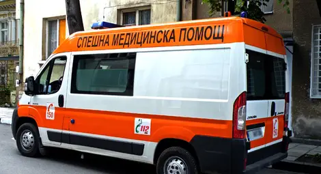 Пребиха абитуриент в парка