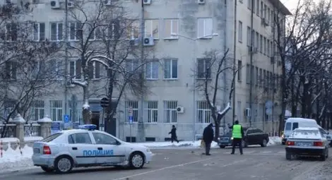 Шофьорка помете две деца на "зебра" пред шуменско училище