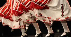 Бинка Добрева и Нелина ще водят хоротеката на „Сандрово пее и танцува“